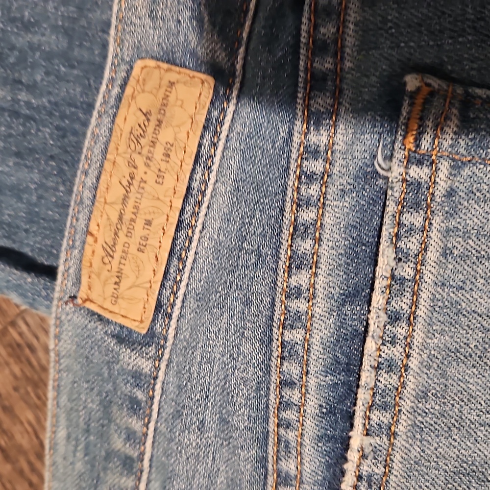 Abercrombie & Fitch Light-Mid Blue Bootcut Jeans - Picture 3 of 5